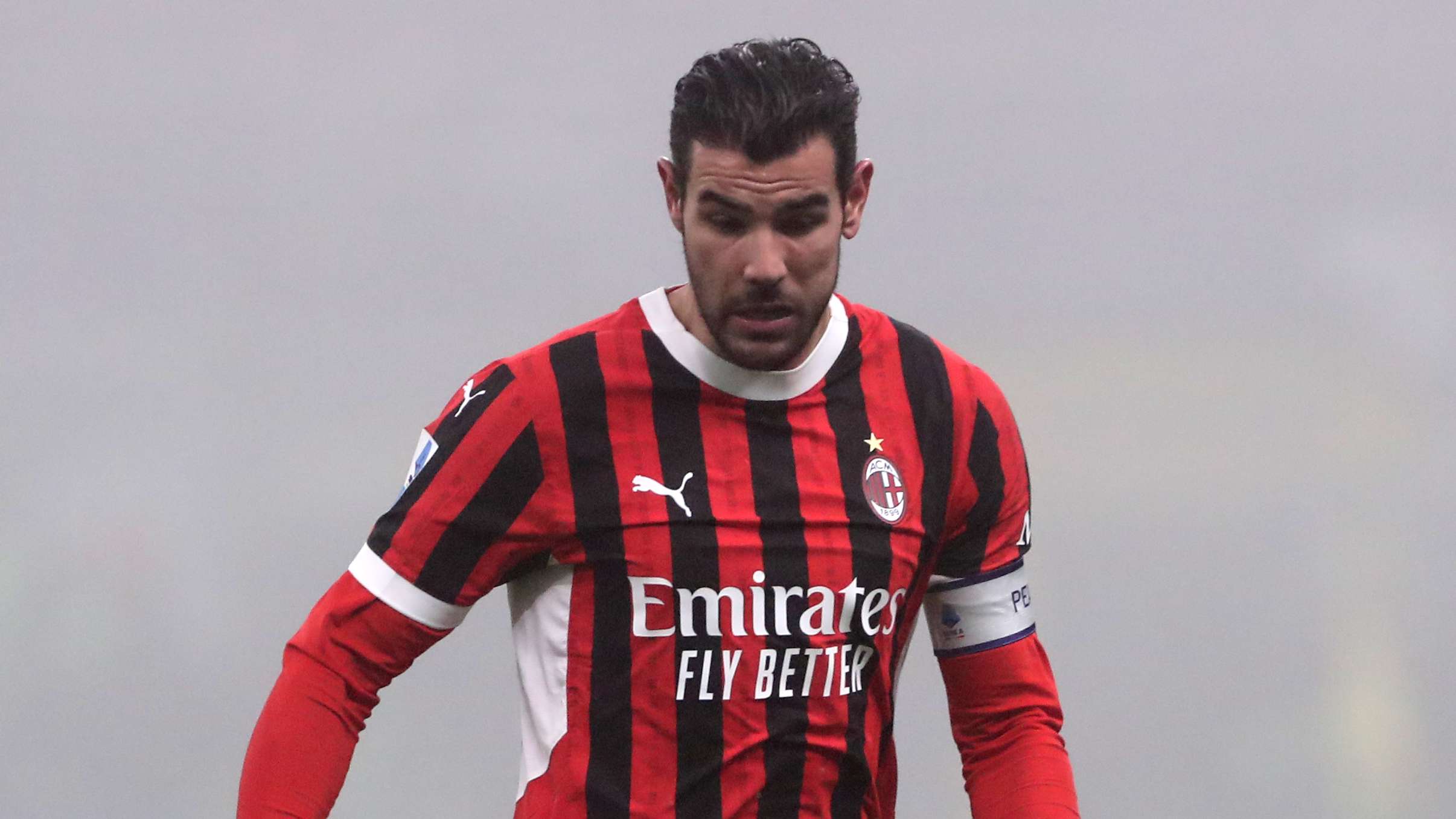 而C罗则侧 而C罗则侧